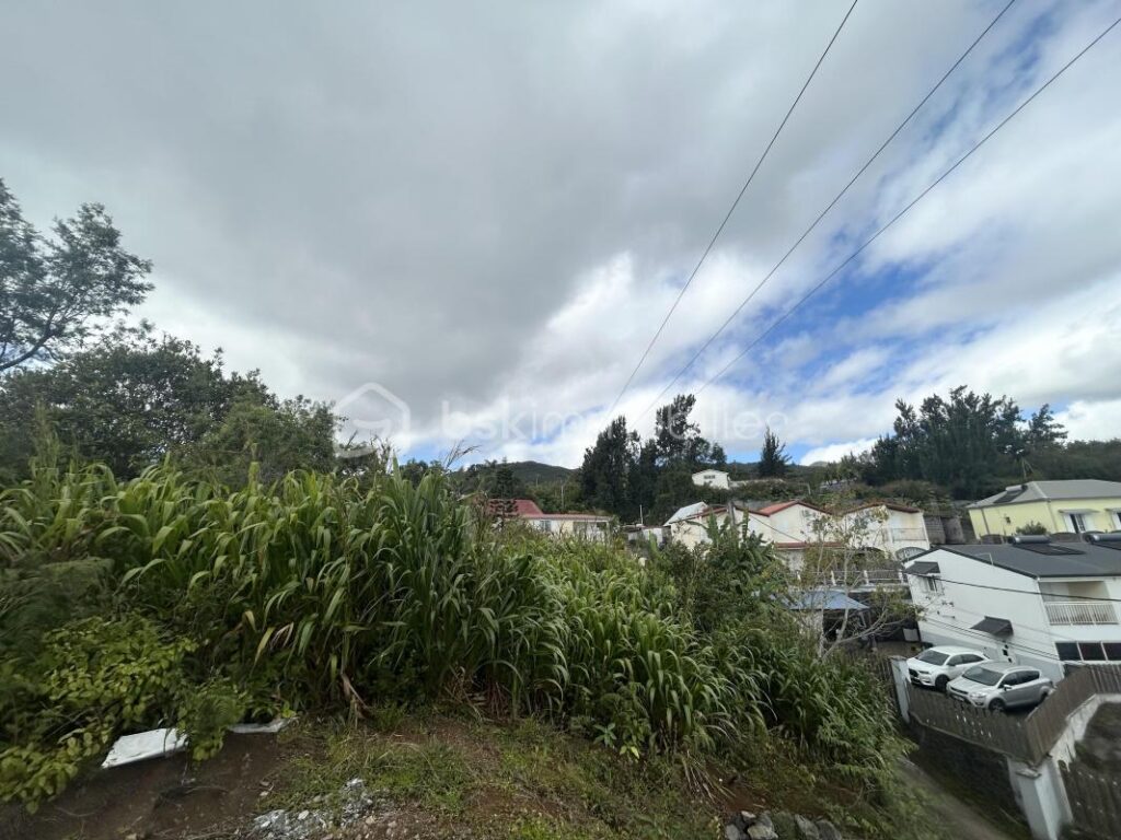 Parcelle de terrain constructible de 994 m2 (vue mer et montagne) – NR pièces – NR chambres – 994 m²