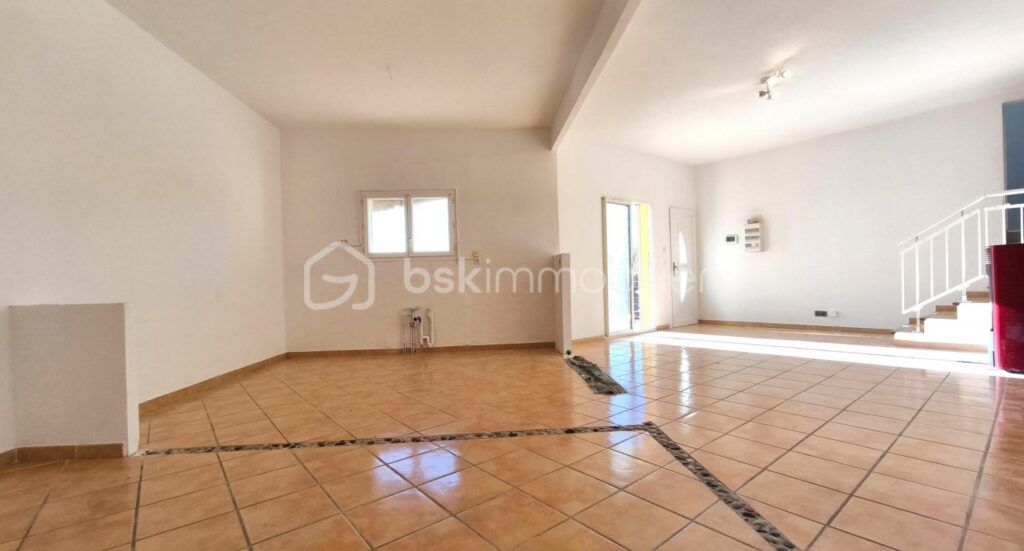 Maison T 4 97 m² sur 1600m² de terrain – 5 pièces – 3 chambres – 97 m²