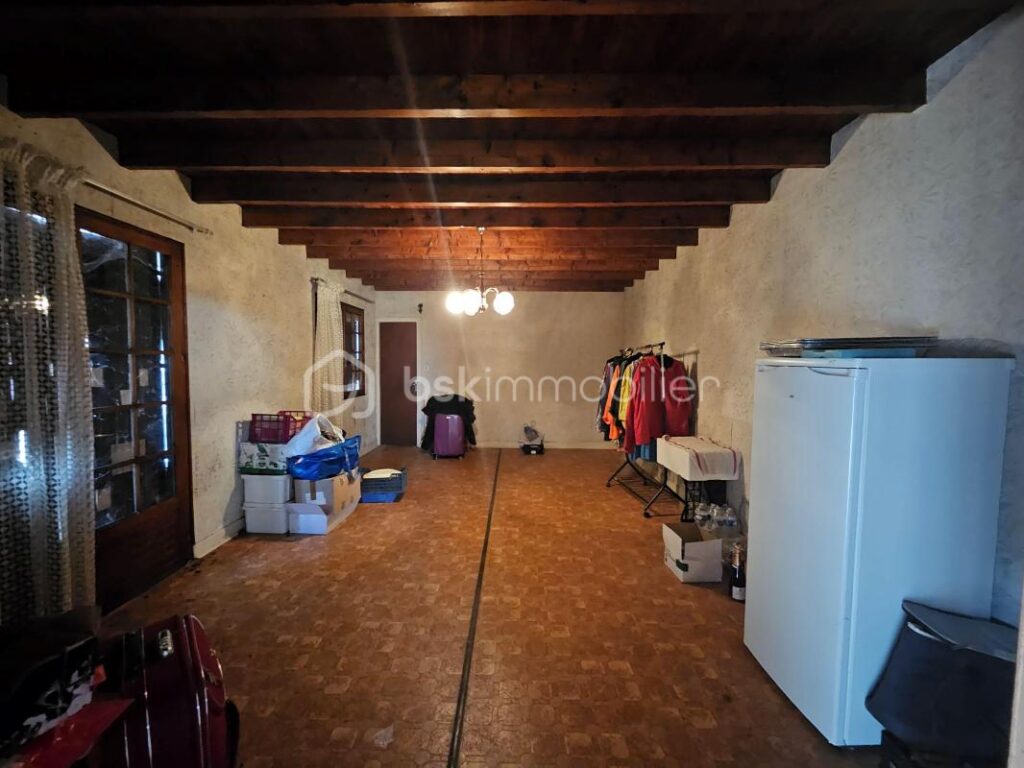 Maison de campagne en pierre et chalet avec vue – 4 pièces – 3 chambres – 135 m²