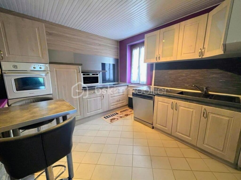 Maison à vendre – 165 m² habitables – 3 chambres – Vérandas – Garage – Dépendances – 6 pièces – 3 chambres – 165 m²