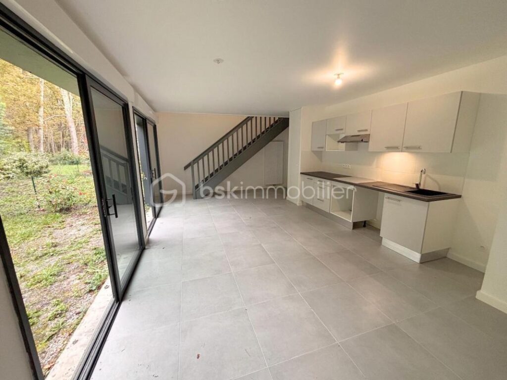 Maison Duplex T5 Neuve avec Jardin et Garage – Le Taillan-Médoc – 5 pièces – 4 chambres – 113 m²