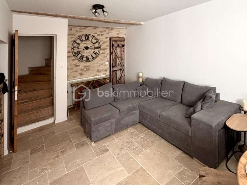 Entre tradition et modernité, découvrez le charme de cette belle maison de village refaite à neuf – 5 pièces – 4 chambres – 113 m²