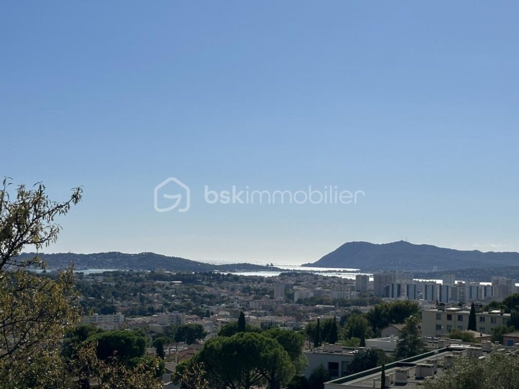 Villa 208 m2 – Vue Rade De TOULON – 7 pièces – 5 chambres – 208 m²