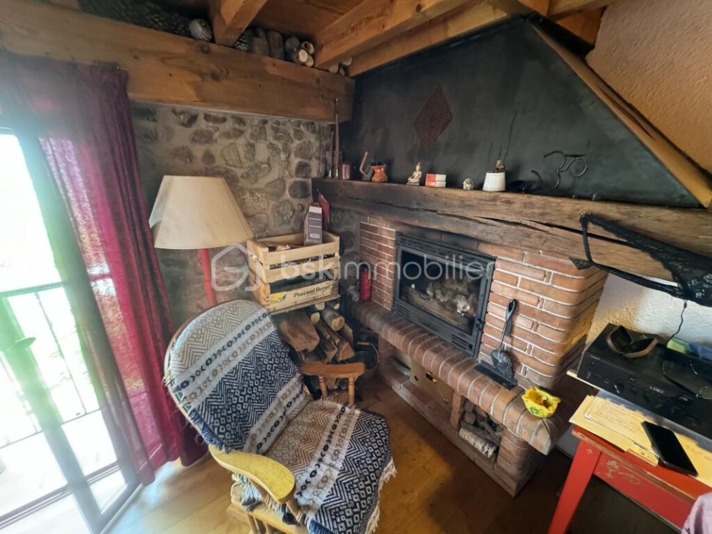 Maison de village avec petit jardin – 3 pièces – 2 chambres – 61 m²