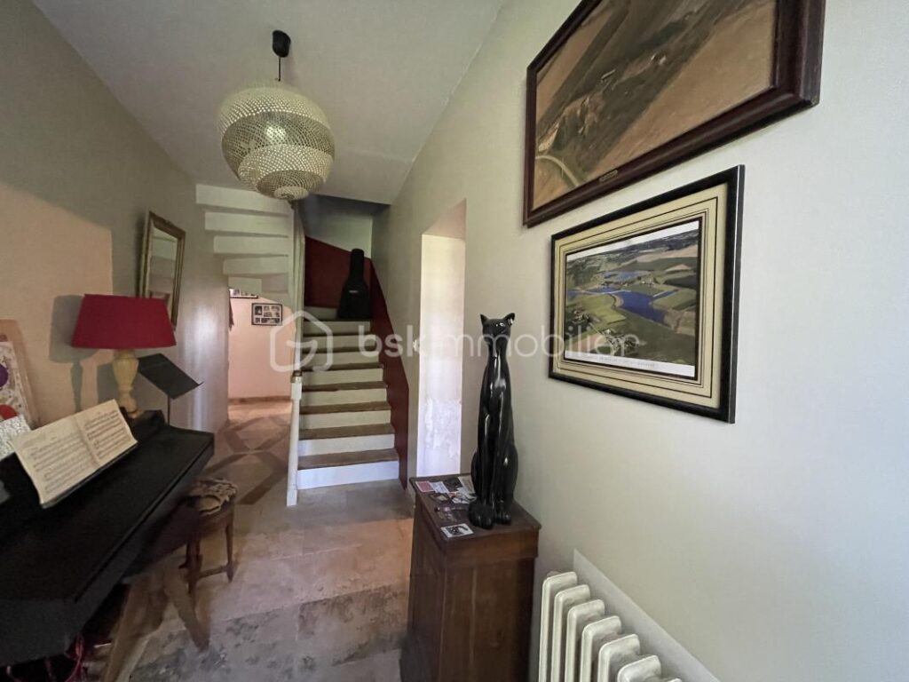 Belle Maison en Pierres – Grand Terrain Arboré – 5 pièces – 4 chambres – 145 m²