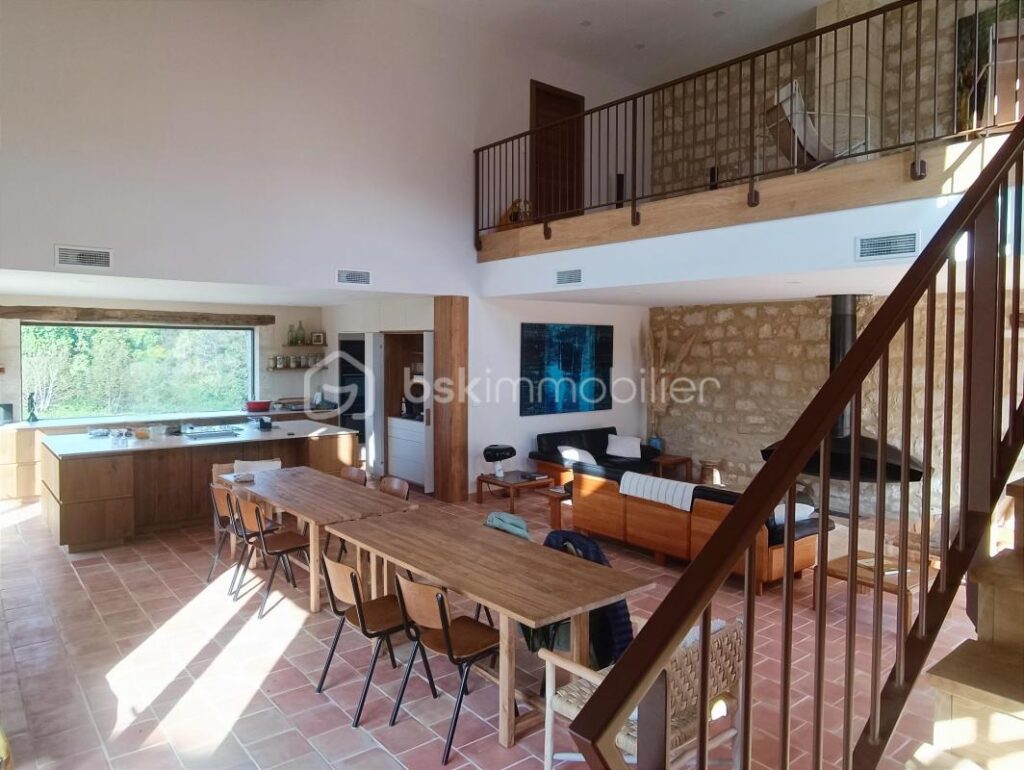 Domaine prestigieux pour événements et hébergement des invités dans un cadre enchanteur de 13 hectares ! – NR pièces – 13 chambres – 1307 m²