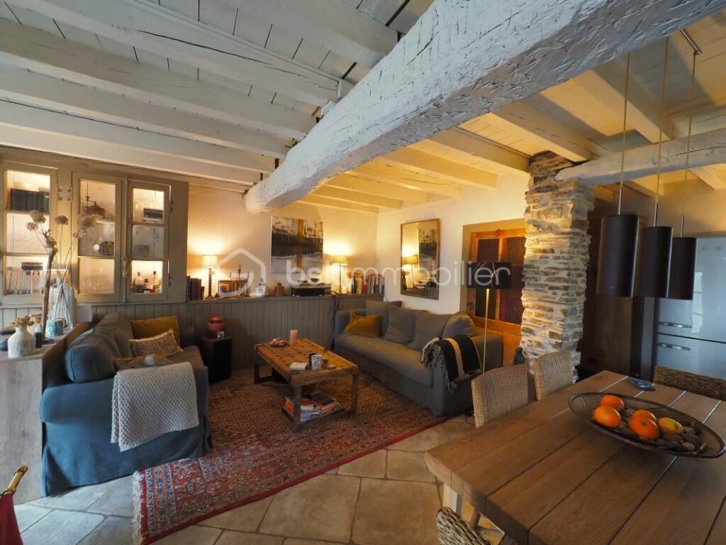 jolie maison de village de 105 m² avec grand jardin de 800 m² sans vis à vis et vue montagne – 4 pièces – 3 chambres – 105 m²