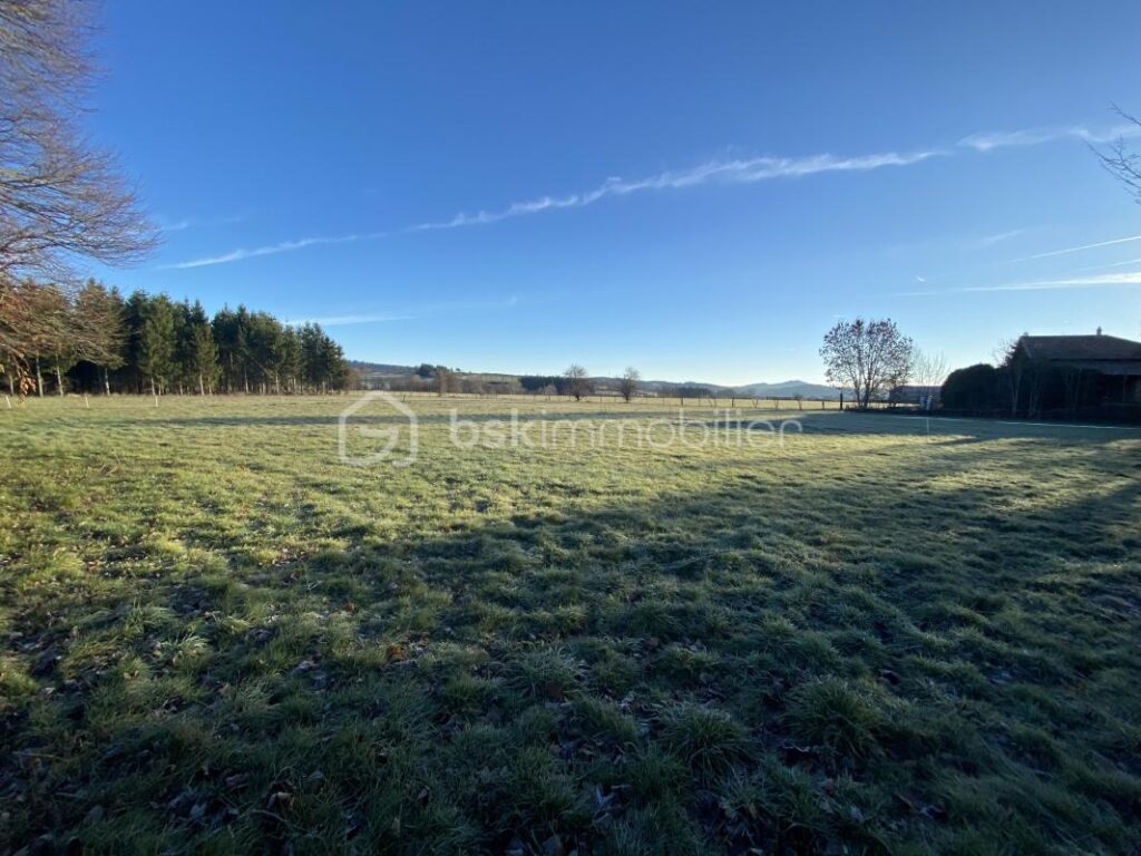 TERRAIN CONSTRUCTIBLE A SERRES – NR pièces – NR chambres – 1600 m²