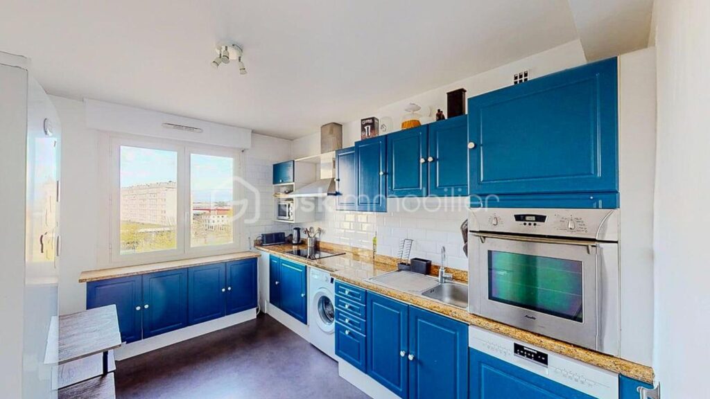 BAYONNE PLEIN CENTRE – Beau T4 traversant – 102m2 – vue dégagée – cave – 4 pièces – 3 chambres – 102 m²