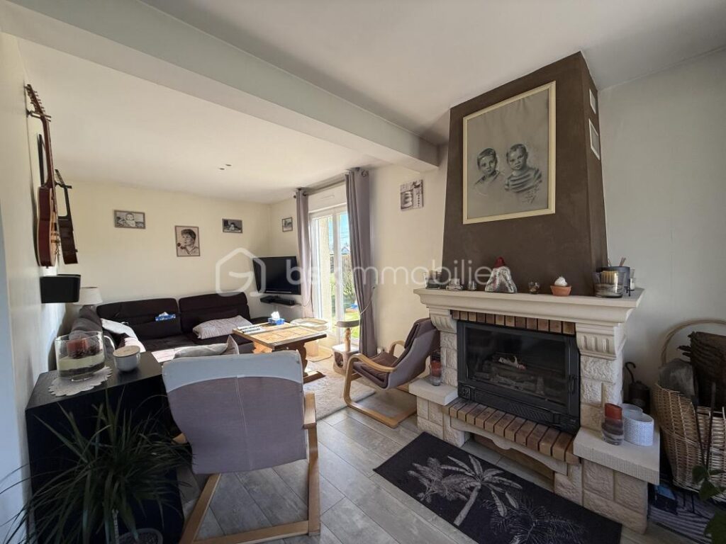 A SEULEMENT 5 KILOMÈTRES DE PONT L’ÉVÊQUE ET 15 KILOMÈTRES DE LA CÔTE FLEURIE, MAISON AU CALME, CADRE VERDOYANT – 4 pièces – 3 chambres – 96 m²