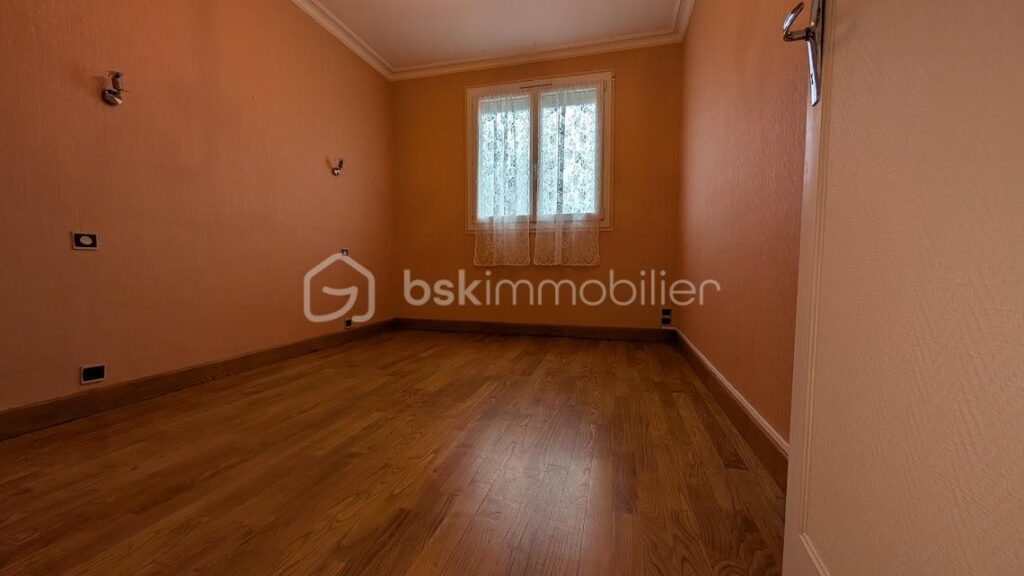 MAISON 3 CHAMBRES DE 77 M² quartier prisé de Fougères 35300 – 5 pièces – 3 chambres – 77 m²