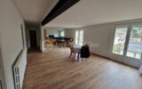 Superbe maison de 167m² sur 2 niveaux à finir de rénover!! Un terrain de 2825m² et une source.. Une grange attenante – 6 pièces – 4 chambres – 167 m²