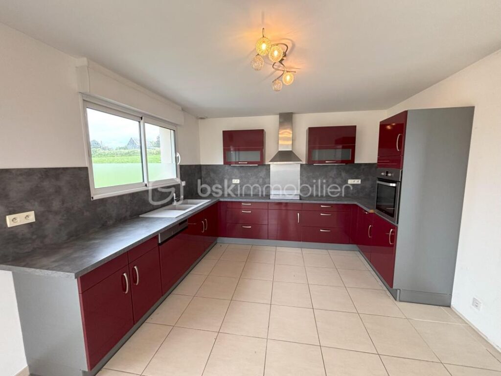 Maison à 10 min à pied de la mer avec dépendance et garage – 4 pièces – 3 chambres – 125 m²