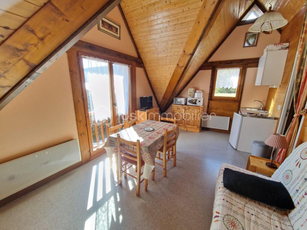 DEUX CHALETS INDEPENDANTS – 4 pièces – 2 chambres – 84 m²