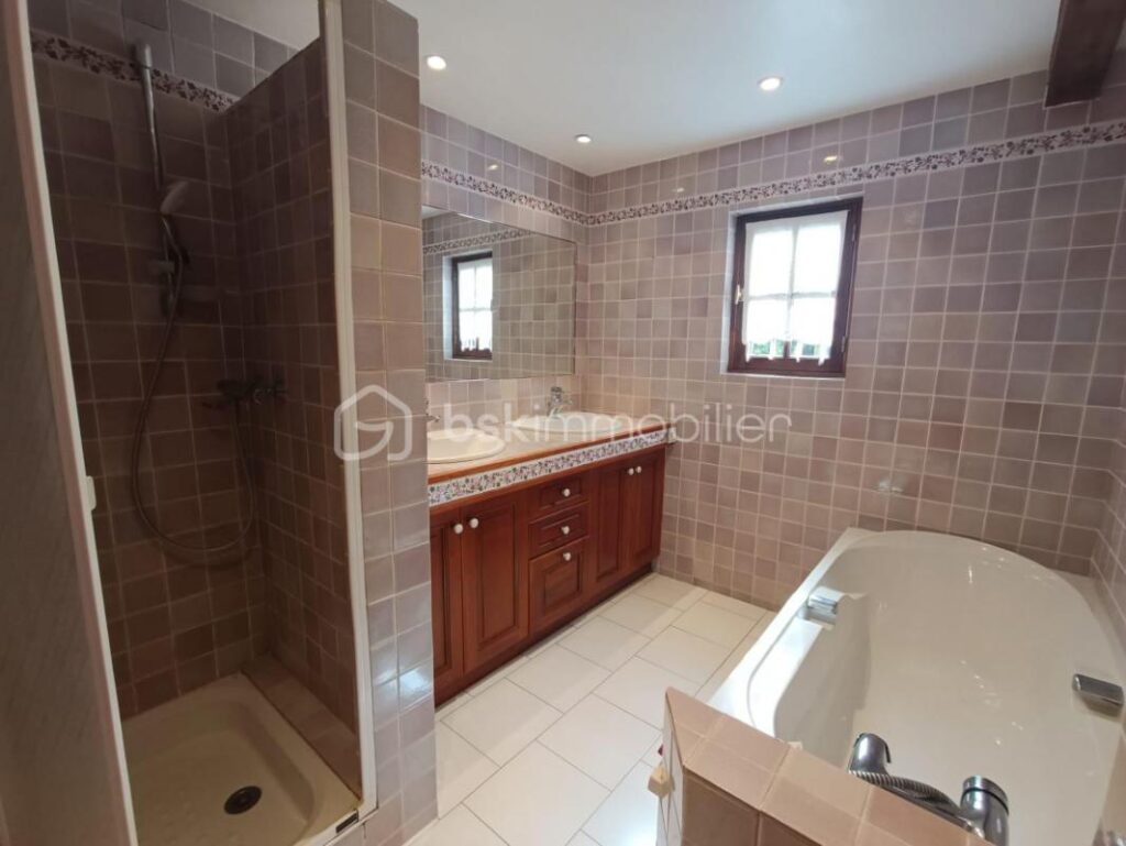 Maison 4 chambres – 6 pièces – 4 chambres – 132 m²