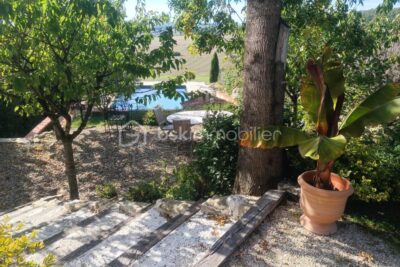 Maison de charme avec vue panoramique et piscine d’exception – 5 pièces – 2 chambres – 118 m²