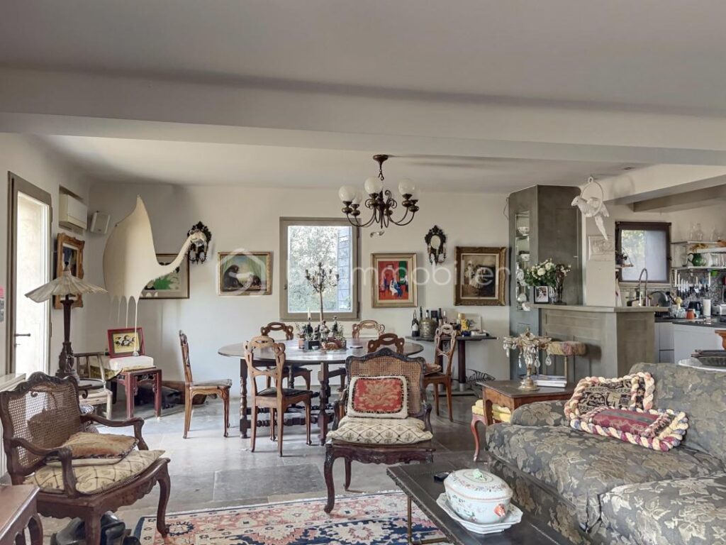 Exceptionnelle Propriété de Prestige avec Maison d’Amis, Piscine et Vues à 360° – 12 pièces – 9 chambres – 341 m²