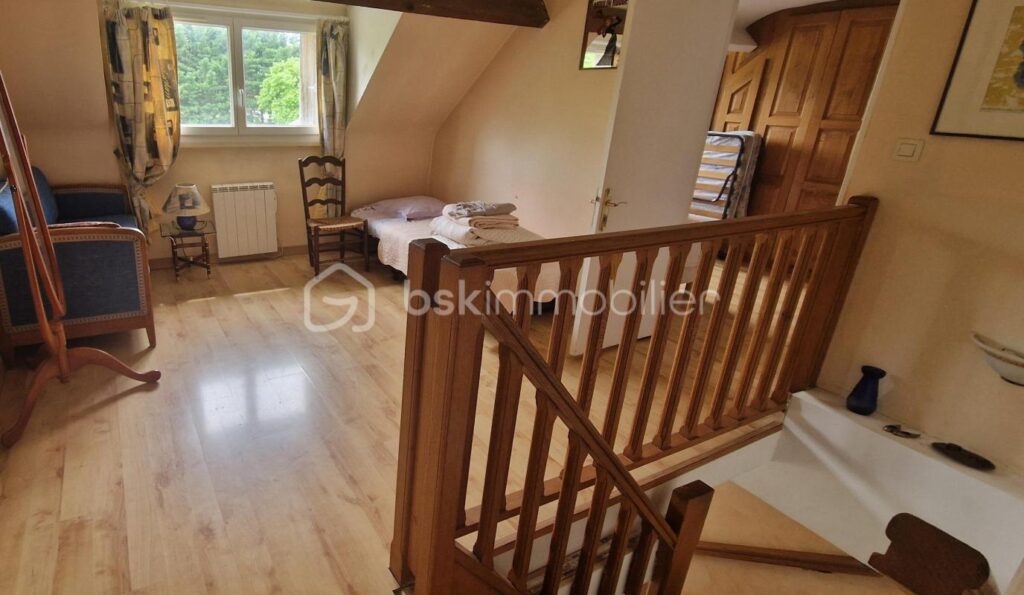 Coup de Cœur à Ervauville : Longère avec Piscine, Studio, et Vue Exceptionnelle – Idéal Famille ou Gîte – 10 pièces – 6 chambres – 173 m²