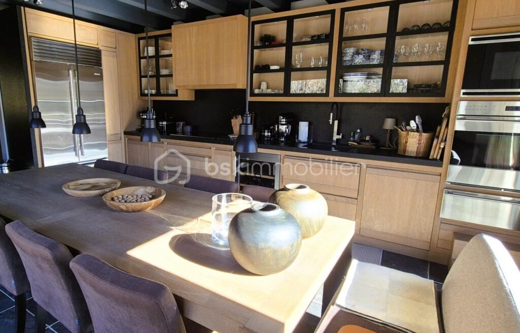 CHALET D’EXCEPTION – VAL D’ALLOS (ALPES-DE-HAUTE-PROVENCE) – 9 pièces – 4 chambres – 350 m²