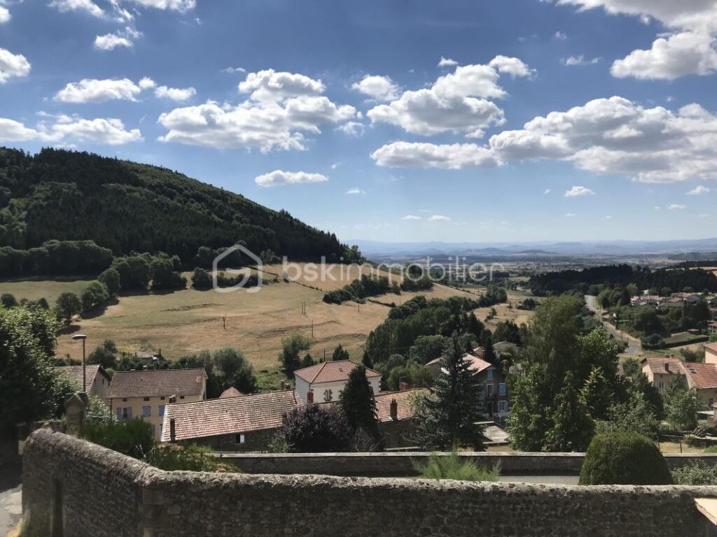 MAISON DANS LE CENTRE HISTORIQUE D ALLEGRE – 4 pièces – 3 chambres – 101 m²