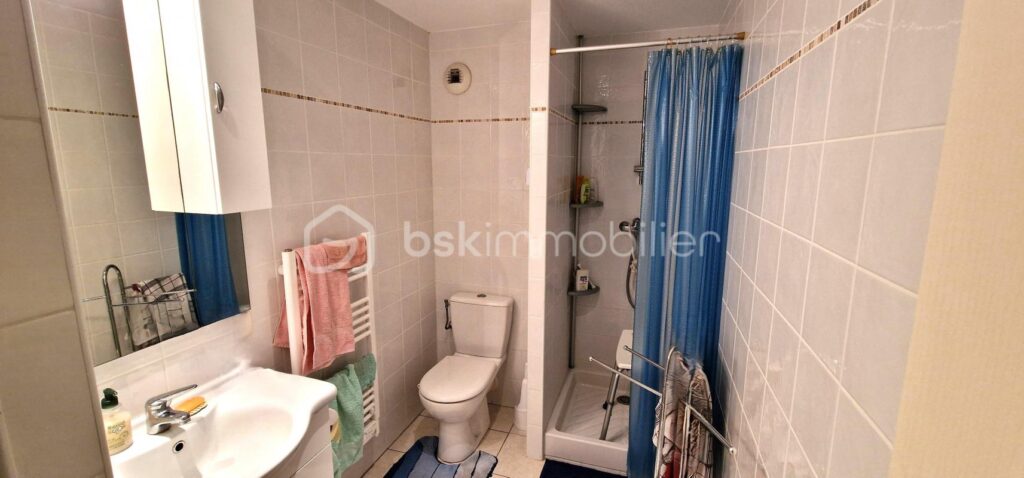 MENTON Bel appartement 2 pièces à 1mn des plages de Menton avec une vue mer – 2 pièces – 1 chambre – 51 m²