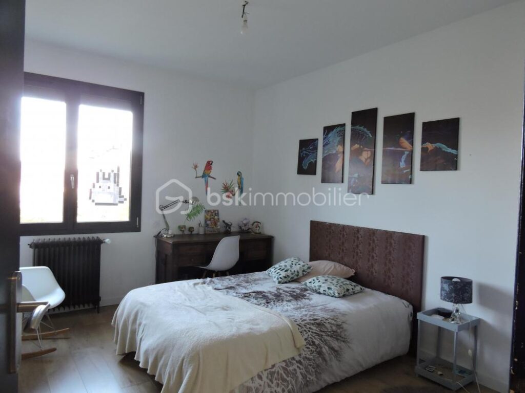 A SAISIR- MAGNIFIQUE VILLA DE PLAIN PIED AVEC PISCINE 7 PIECES -201m² TERRAIN CONSTRUCTIBLE SUR 3380 m² – 7 pièces – 6 chambres – 201 m²