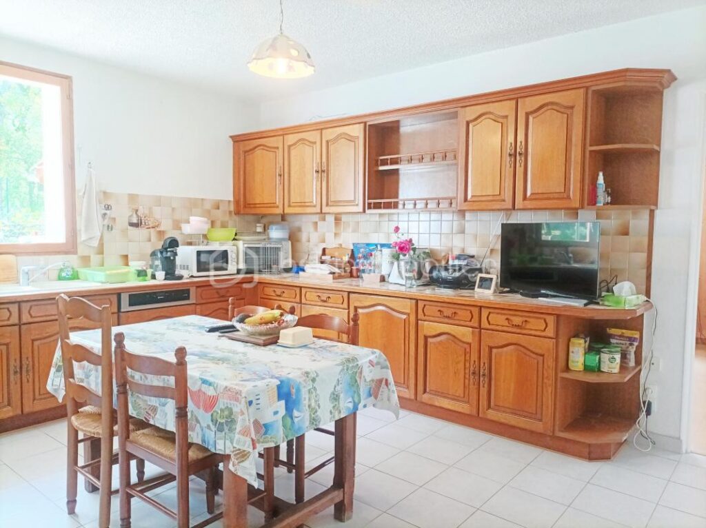 Maison 157m2 de plain-pied avec vue dégagée – 5 min de Catus – 6 pièces – 3 chambres – 157 m²