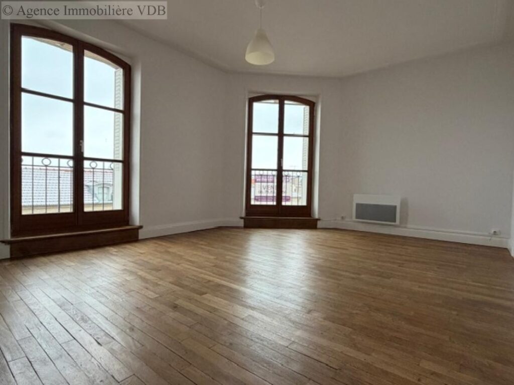 A vendre à Nancy F3 style Haussmannien – 3 pièces – 2 chambres – 74 m²