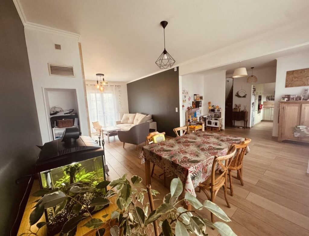 Semi plain-pied individuel, 5 chambres avec T2 indépendant – 7 pièces – 5 chambres – 125 m²