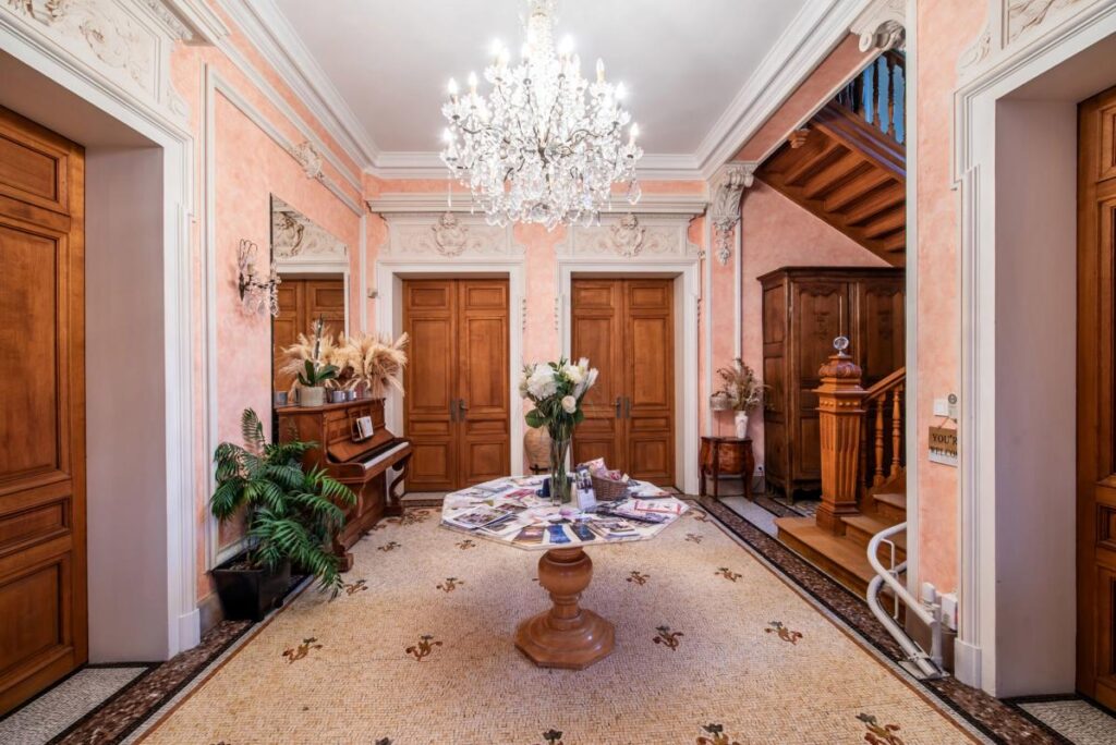 Manoir – 21 pièces – 8 chambres – 696 m²