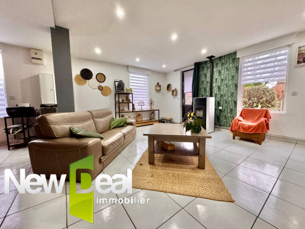 MAISON INDIVIDUELLE 146m2 / DOUBLE GARAGE ET CARPORT – 5 pièces – 3 chambres – 146 m²