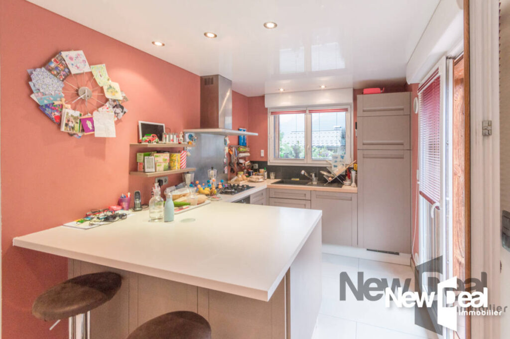 VALLEE DE CHAMONIX SECTEUR LES HOUCHES BELLE DEMEURE DE 250 m2 habitable – 6 pièces – 5 chambres – 250 m²