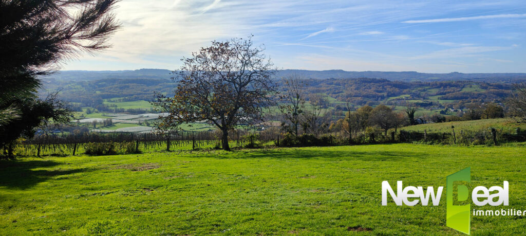 Terrain 1500 m² avec VUE à 20 mn de Brive – NR pièces – NR chambres – 1530 m²