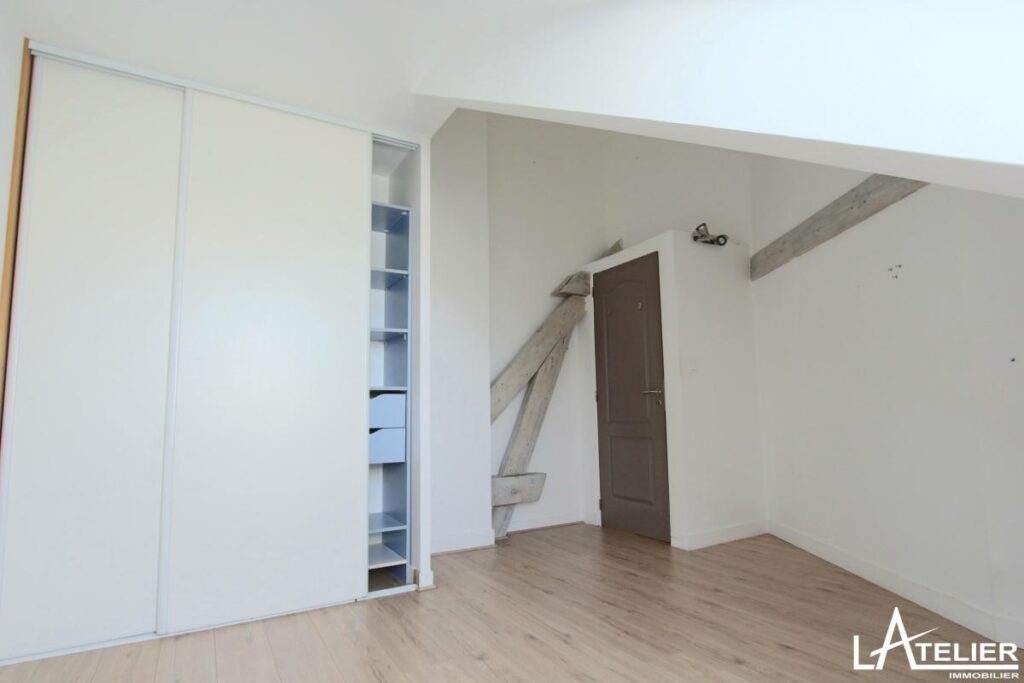 Investisseur – Dernier étage grand T3 Chantenay Ste Anne – 3 pièces – 2 chambres – 60 m²