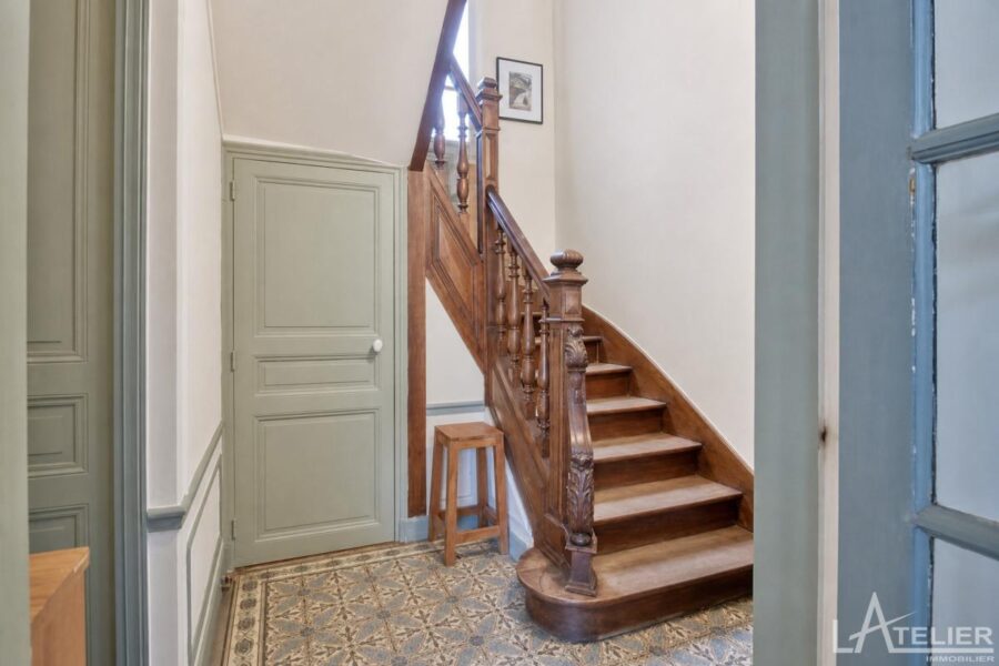 Maison à vendre à Suresnes — Vue monument — photo 6