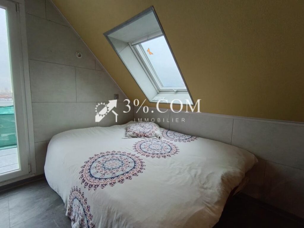 STUDIO AU DERNIER ETAGE AVEC BALCON EXPOSE SUD – 1 pièce – NR chambres – 31 m²