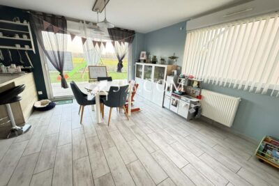 MAISON INDIVIDUELLE RCENTE 4 CH 102 M2 GRAND GARAGE ET JARDI – 5 pièces – 4 chambres – 102 m²