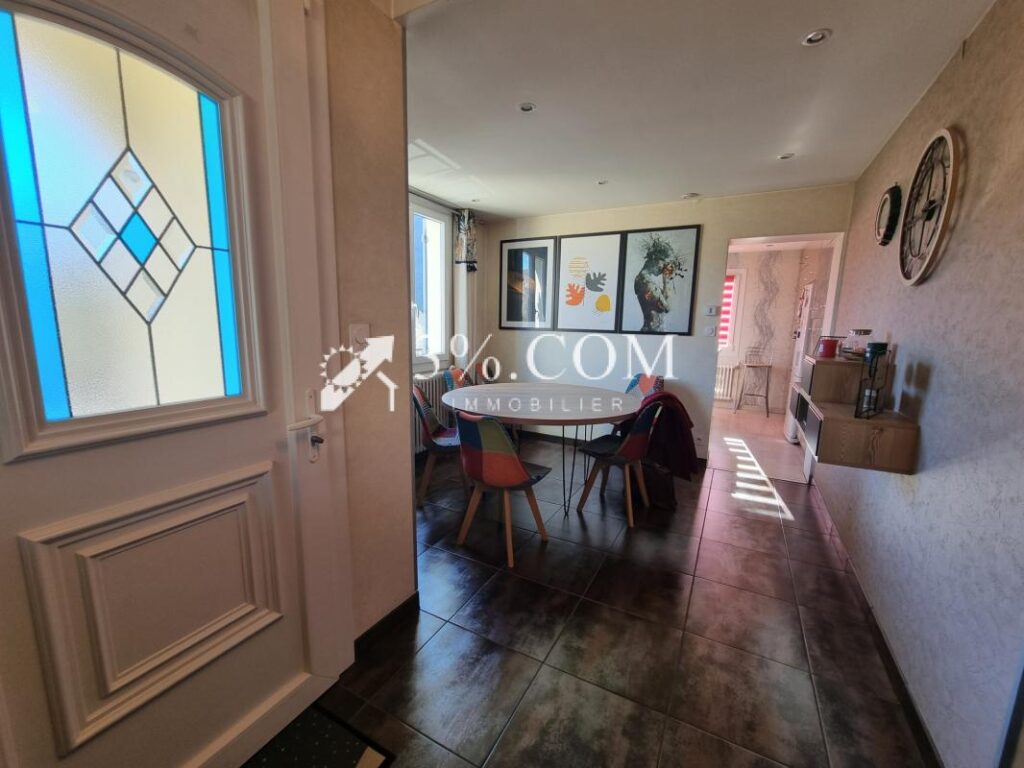 MAISON 119 m2 RENOVEE EN 2020 – 2 NIVEAUX – 3 CHAMBRES – TER – 6 pièces – 3 chambres – 119 m²