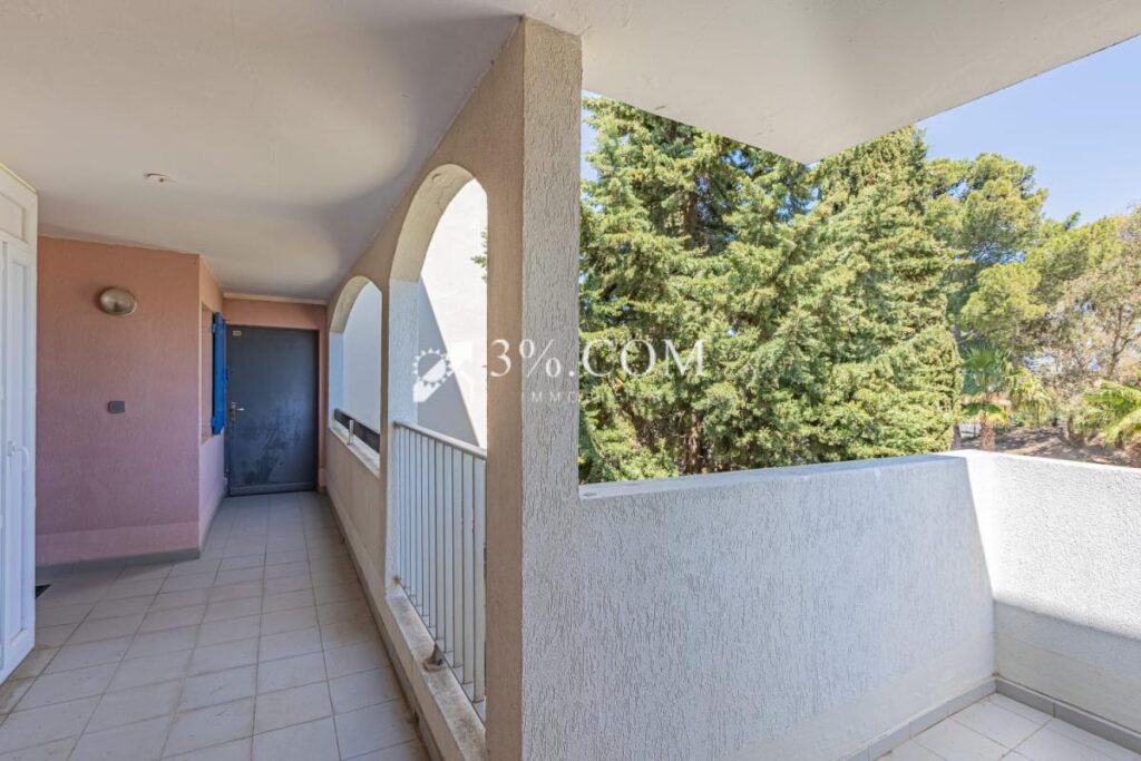 APPARTEMENT SUR I’ILE PRIVEE DES MARINAS – 2 pièces – 1 chambre – 30 m²