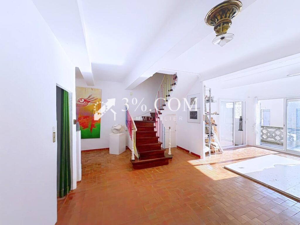 Maison atypique d’exception de 215 m2, 7 pièces, 3 chambres – 8 pièces – 3 chambres – 215 m²