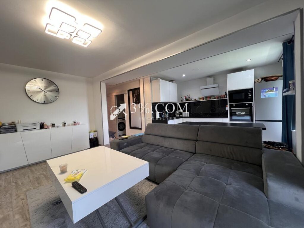 3%.COM Très bel appartement rénové au calme avec terrasse + – 2 pièces – 1 chambre – 59 m²