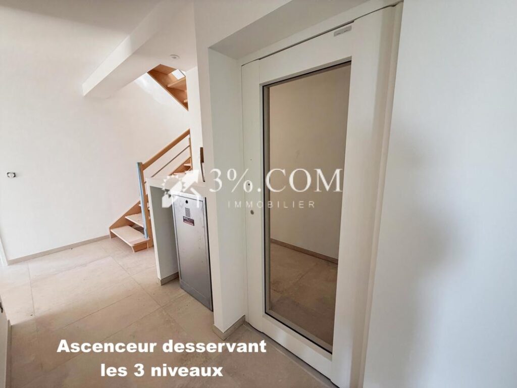 Villa 2024 style BELLE EPOQUE 5 pièces 170 m2 VUE MER à Sai – 5 pièces – 4 chambres – 170 m²