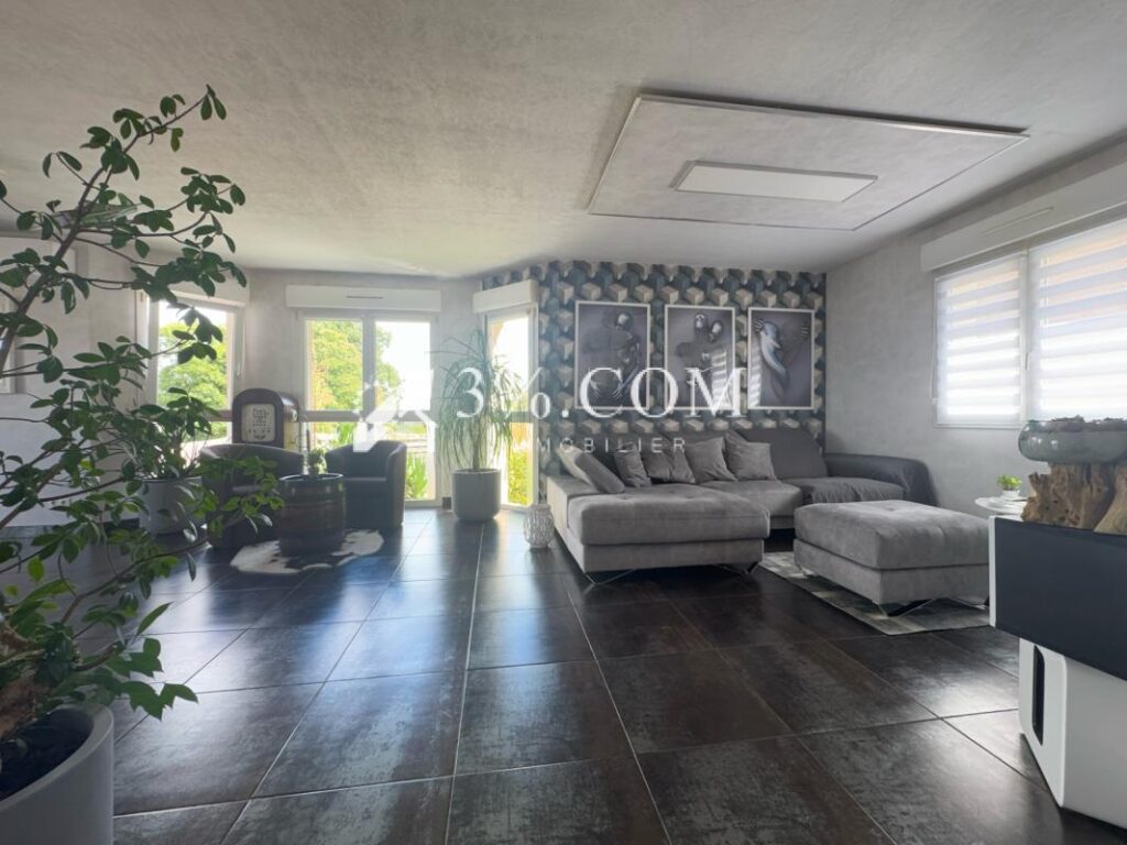 3%COM Belle maison avec vue panoramique – terrasse- piscine – 5 pièces – 3 chambres – 125 m²