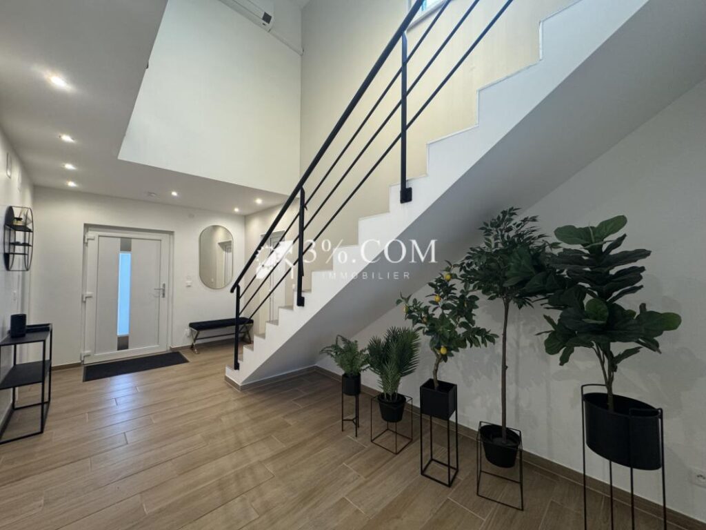 3%COM Belle maison d’architecte 4 chambres et 2 salles de b – 6 pièces – 4 chambres – 154 m²