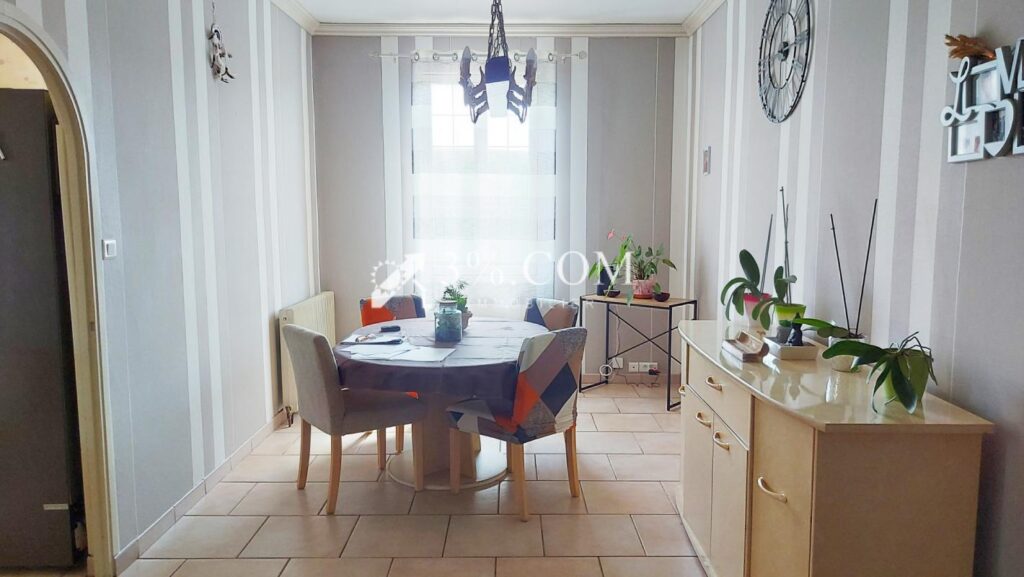 Secteur Gamaches : Pavillon rénové, 3 CH, veranda, sous sol – 6 pièces – 3 chambres – 126 m²