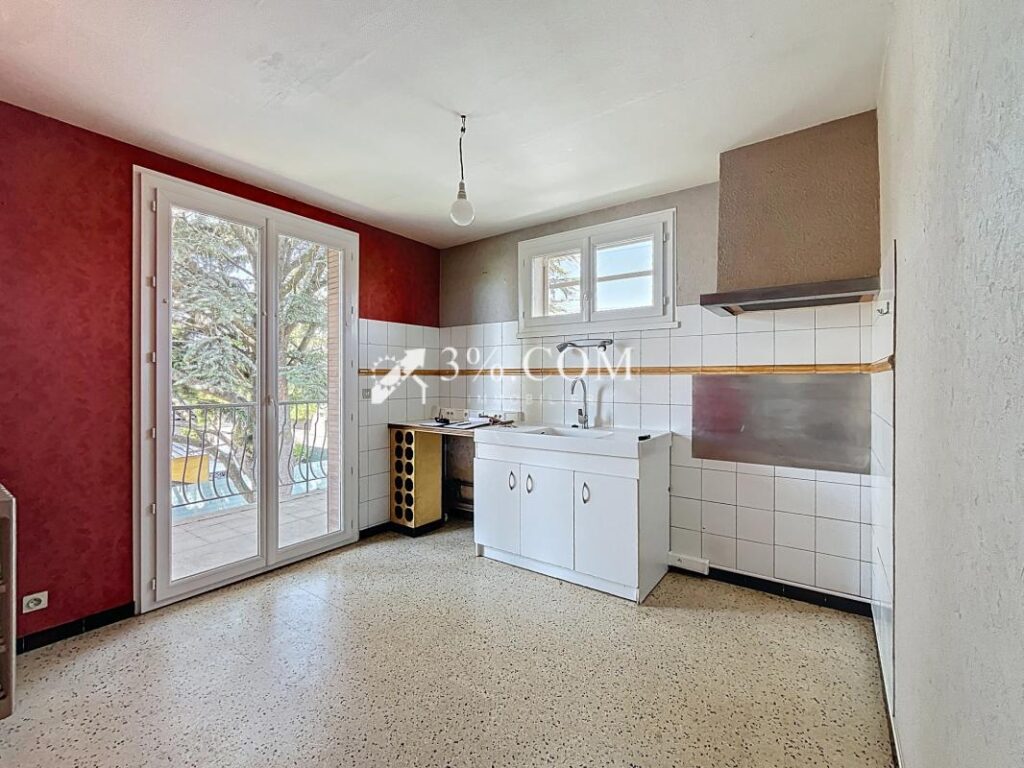 Maison de 104 m2 habitables avec garage proche collège – 5 pièces – 3 chambres – 104 m²