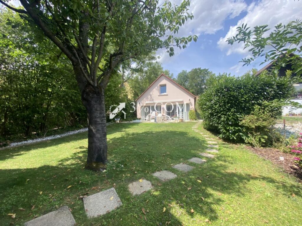 3%COM Belle propriété avec piscine intérieure sur 16 ares – 8 pièces – 5 chambres – 225 m²