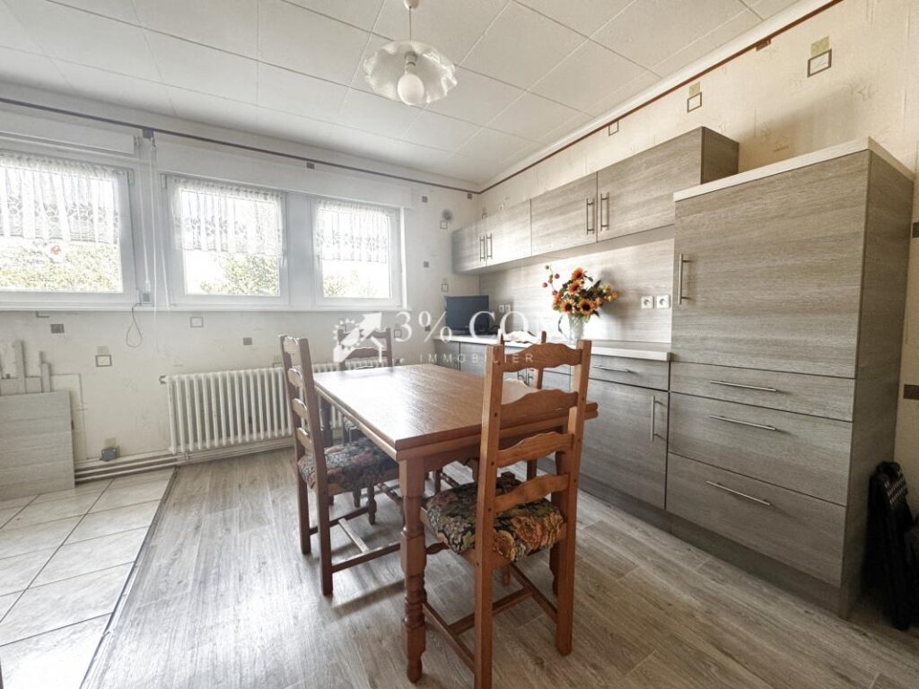 3%COM Bel appartement F3/F4 de 84m2 avec balcon, garage – 3 pièces – 2 chambres – 84 m²