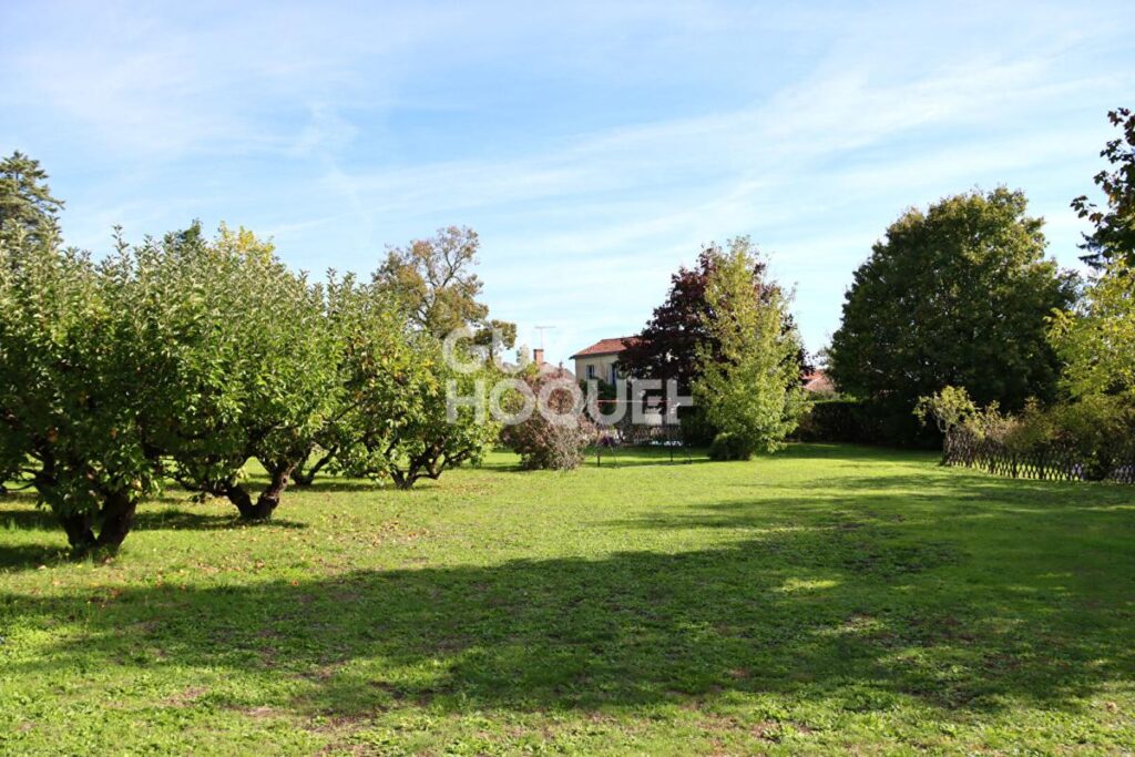 Maison à Foussais-Payré – 5 pièces – 6 chambres – 221 m²