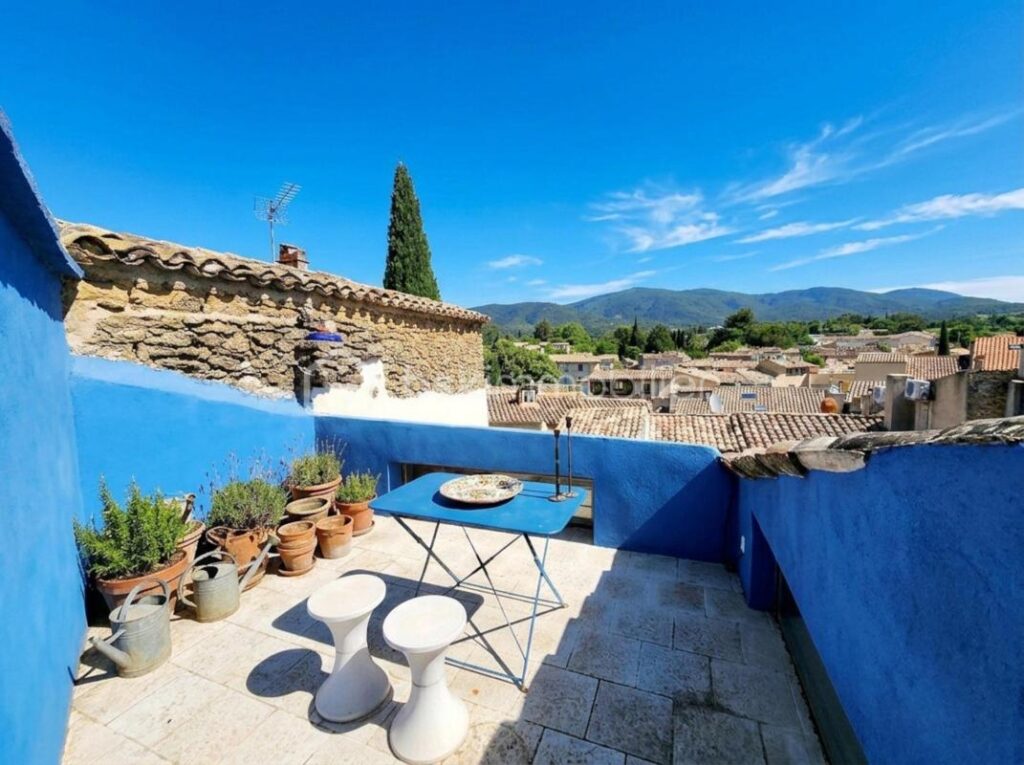 Bien d’exception au cœur du village prestigieux de Lourmarin – 5 pièces – 3 chambres – 130 m²